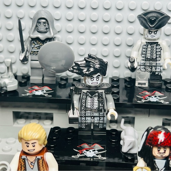 Pirates of the Caribbean: Dead Men Tell No Tales Custom Minifigures Lot of 8 - Picture 5 of 6